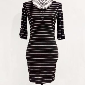 Rue21 Sz M, Stripped 3/4 Sleeves Bodycon Dress